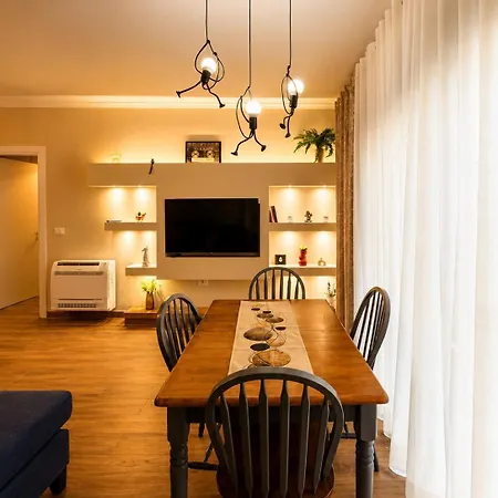 Sunny Apartment *
